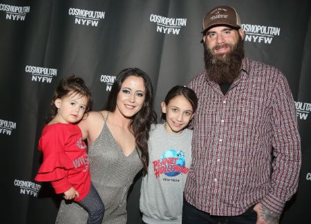 David Eason and Jenelle Evans are living together for a while now to help each other in raising the kids.